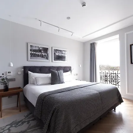 Lasala Plaza - Adults Only 4*