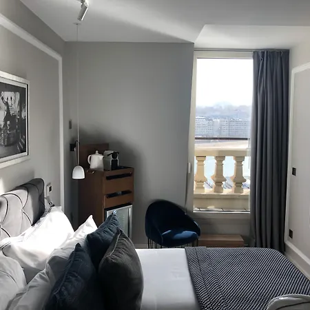 Lasala Plaza - Adults Only