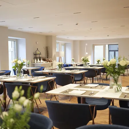 Lasala Plaza - Adults Only