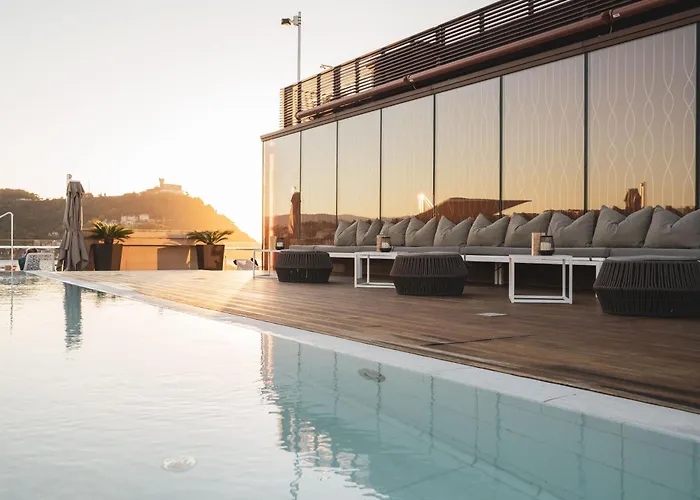 Lasala Plaza - Adults Only